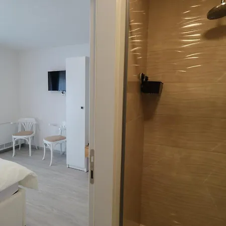 Tadic And By The Shore Of Rama Appartement