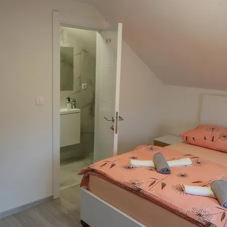 Tadic And By The Shore Of Rama Appartement *