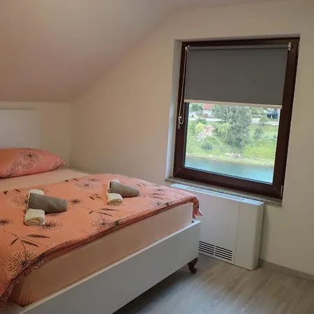 Tadic And By The Shore Of Rama * Prozor