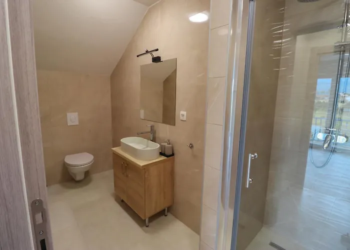 Tadic And By The Shore Of Rama * Prozor