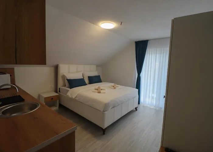 Tadic And By The Shore Of Rama * Prozor